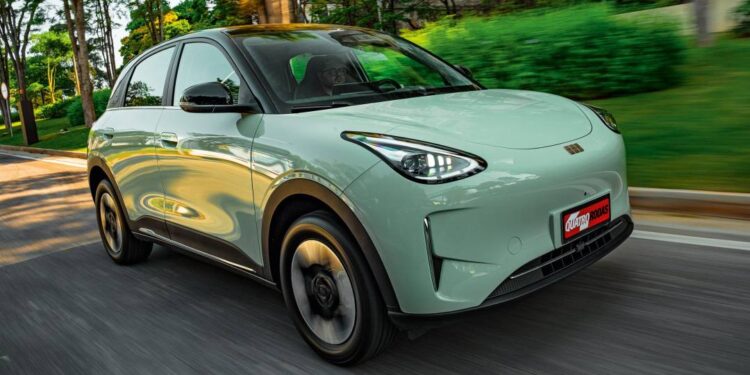 Geely EX2 2027 terá nova bateria com até 460 km de autonomia e interior renovado