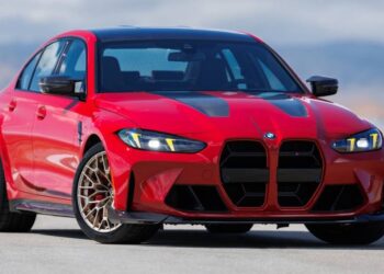 BMW M3 dá adeus à geração atual e recebe série limitada com câmbio manual