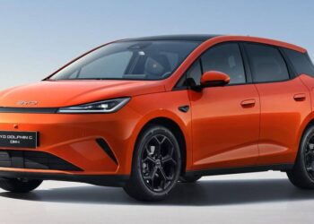 BYD Dolphin G híbrido estreia com 1.000 km de autonomia e pode vir ao Brasil