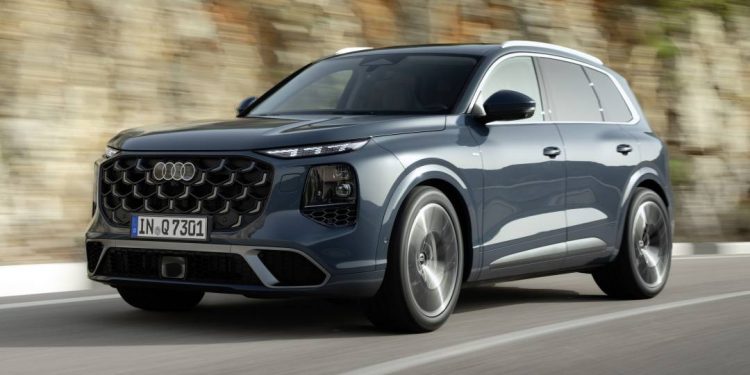 Novo Audi Q7 tem suspensão com GPS e projeta setas no chão